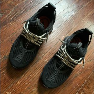 Chain reactions by Versace